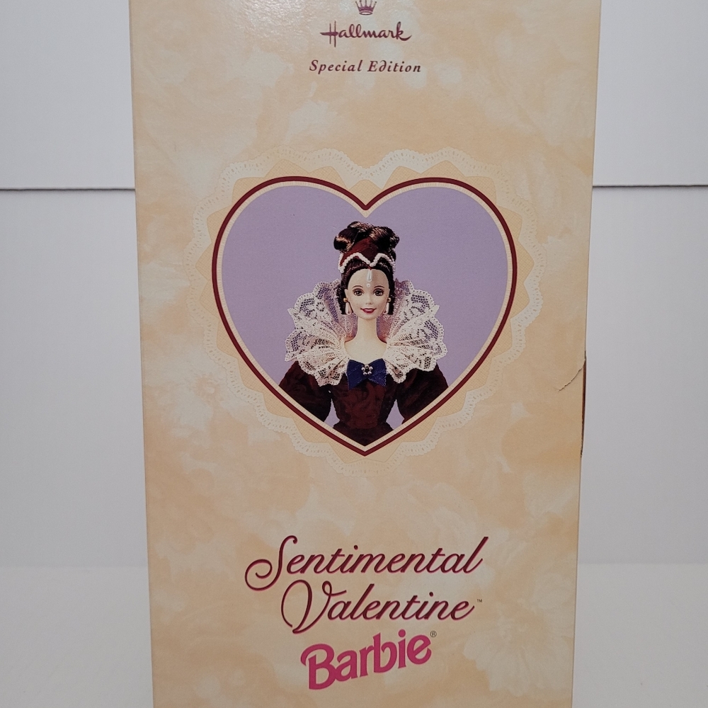 Vintage 1996 Hallmark Special Edition Sentimental Valentine Barbie #16536 - Picture 2 of 8